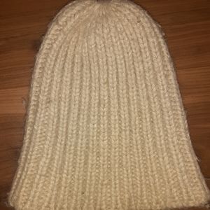 Guess knitted beige hat